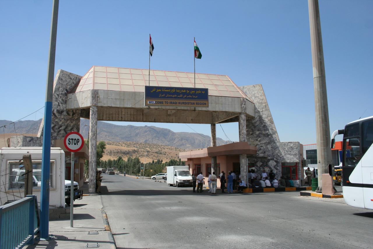 اعتقال بريطانيين حاولوا العبور إلى تركيا