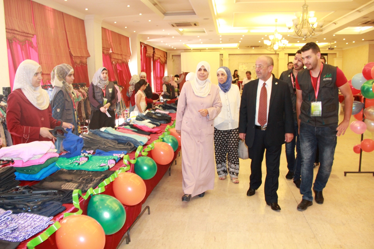 معرض كسوة العيد للاطفال الايتام في
