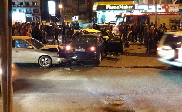 بالفيديو .. حادث تصادم في شارع