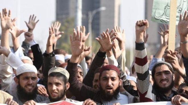 باكستان تطلب من فيسبوك مساعدتها في