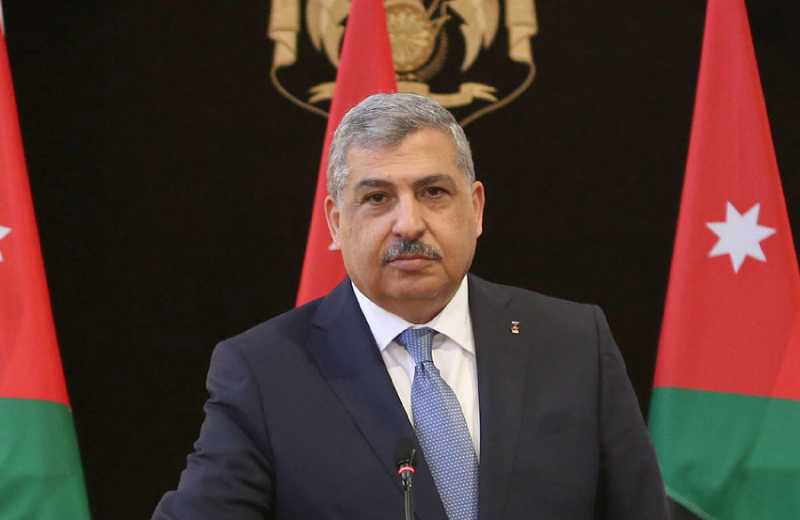 وزير المياه والري يتفقد مناطق الزرقاء