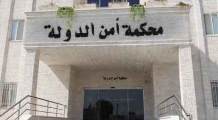 الأشغال الشاقة لمصري حاول تهريب 200