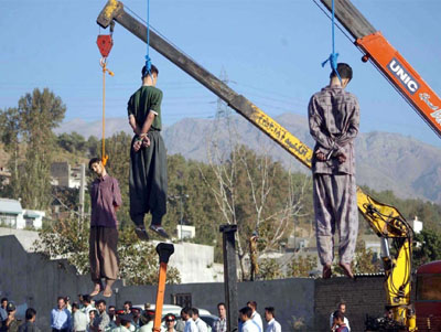 ايران: شعب محاصر بالفقر والقمع