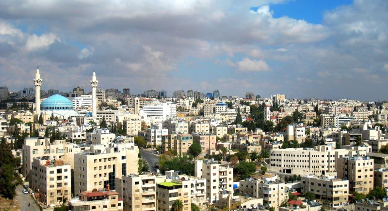 منخفض جوي وكتلة هوائية باردة نسبيا