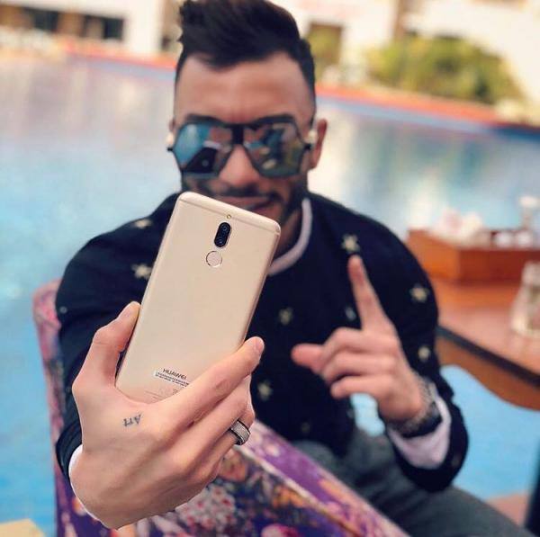 Huawei تجمع quotخبير السيلفي بخبير التجميلquot