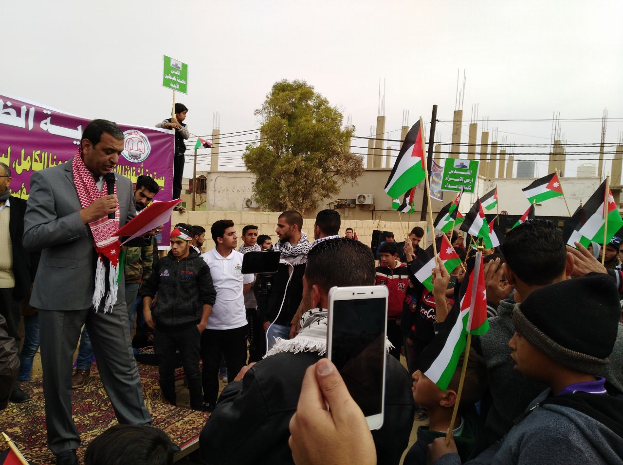(زرقاويون) :الملك خادم الأماكن المقدسة في