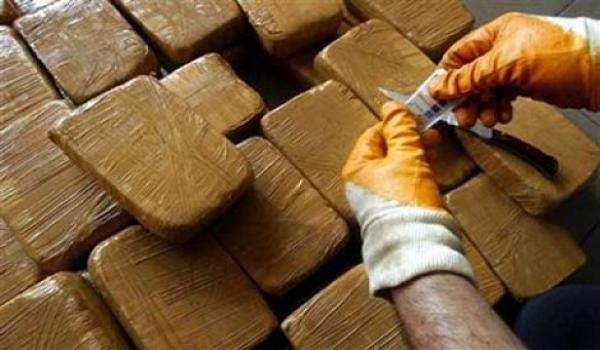 ضبط مروج مخدرات بعد كمين محكم