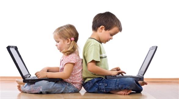 خبراء: مراقبة استخدام الأطفال للإنترنت يساعد