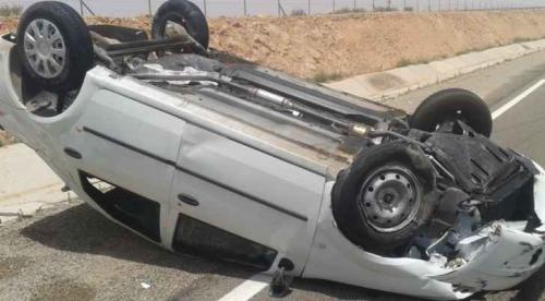 وفاة و4 إصابات إثر تدهور مركبة