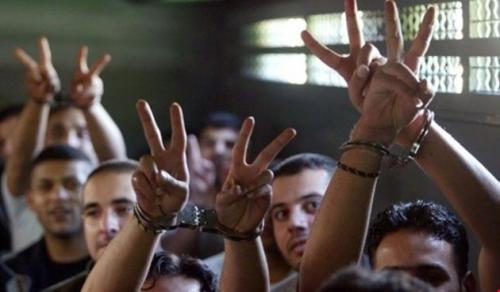 اضراب الاسرى الفلسطينيين بسجون الاحتلال يدخل