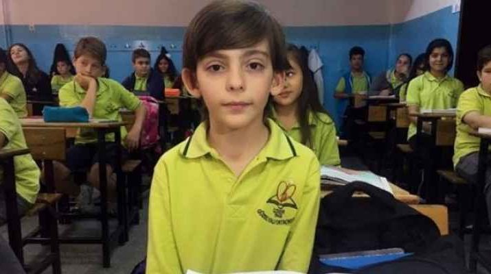 طفل عبقري يستعد لدخول الجامعة