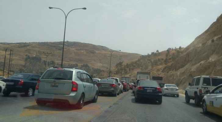 ازدحام مروري على طريق عمان اربد