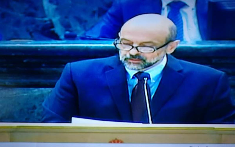 الرزاز يتعهد للنواب بانجاز 16 مهمة