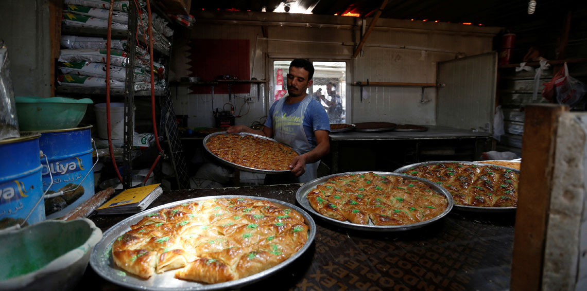 السوريون في الأردن يستحضرون أجواء رمضان