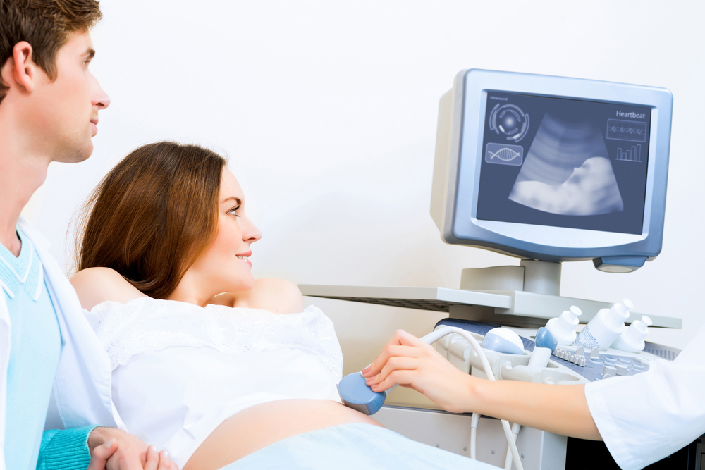 الإنجاب بعد سن الـ30 يعرض الأطفال