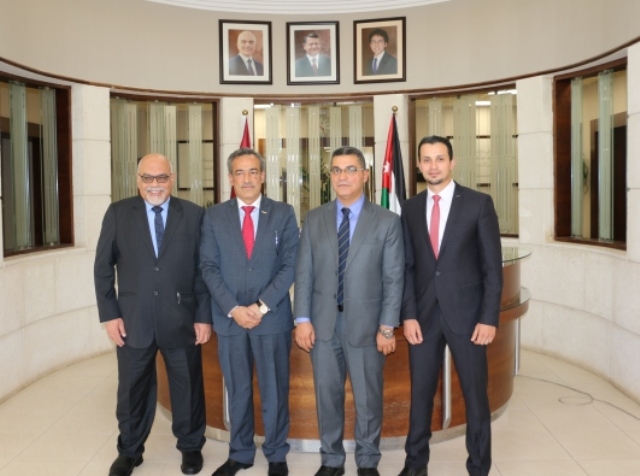بحث التعاون بين جامعة الشرق الأوسط