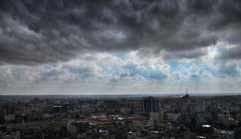 منخفض جوي وكتلة هوائية شديدة البرودة
