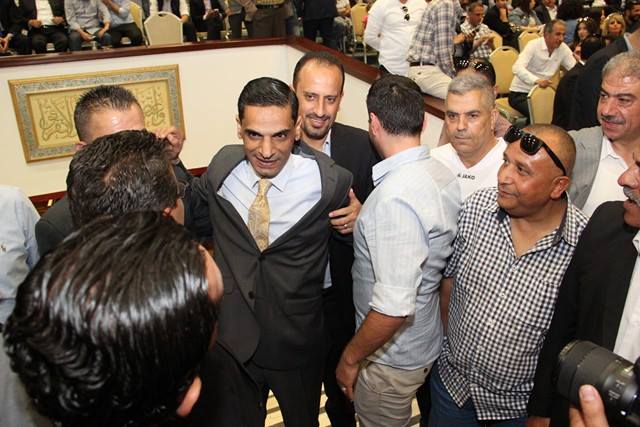 نقيب الصحافيين يبحث اعتقال الزميل النجار