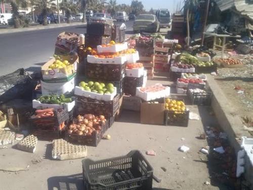 اصحاب بسطات بالكرك يرفضون قرار البلدية
