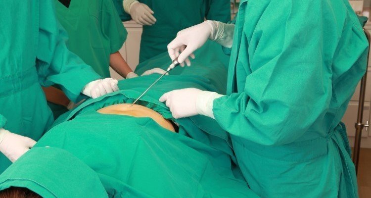 توقيف طبيبين اثر وفاة سيدة ثلاثينية