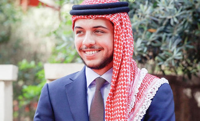 ولي العهد يؤكد أهمية تنفيذ المشروعات