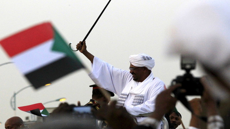 البرلمان العربي يطالب برفع اسم السودان