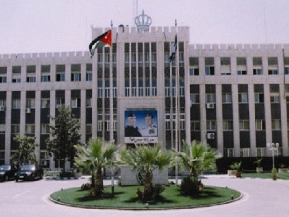 ترفيع 16 عميدا في الأمن و106