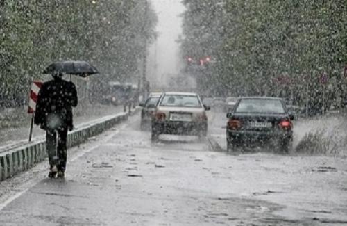 زخات من الثلج فوف المرتفعات