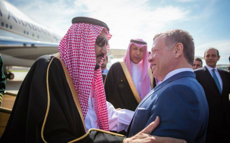 الملك يشكر خادم الحرمين وولي عهده