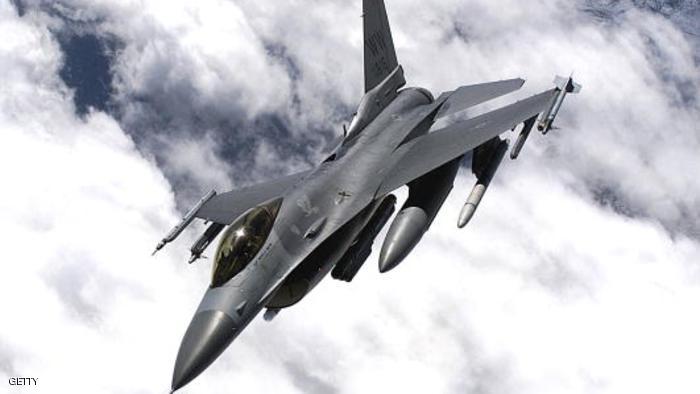 الجزيرة: نجاة قائد طائرة إف 16
