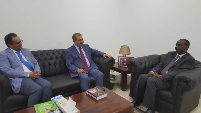 العمري يبحث سبل تعزيز التعاون الإعلامي