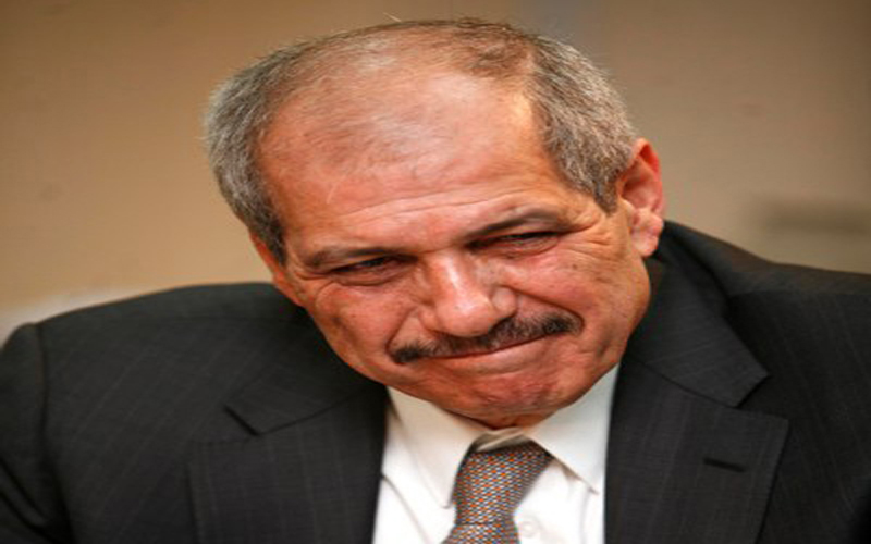 رئيس الديوان الملكي يجري عملية زراعة