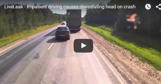 بالفيديو.. سائق متهور يتسبب في حادث