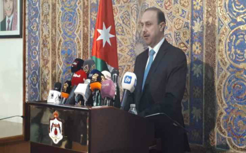 المومني: الحكومة تعمل على إيجاد حلول