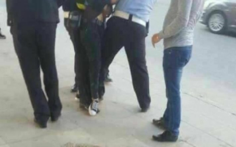 القبض على شاب تحرش بفتاة على