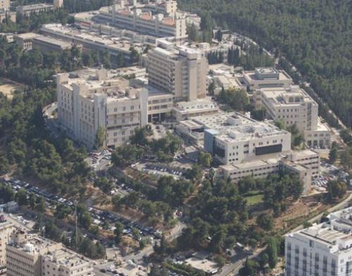 انهيار شارع الخروج من مستشفى الجامعة