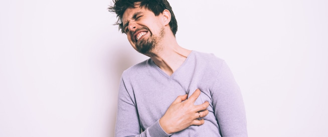 أسباب ألم المنطقة اليسرى في الصدر