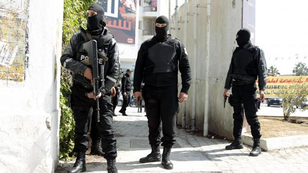 اعتقال 12 شخصا في تونس خططوا