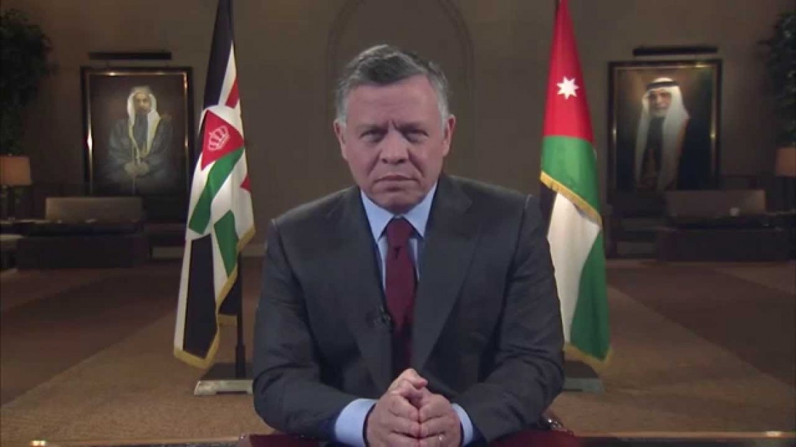 الملك يوجه بوقف زيادة الضريبة العامة