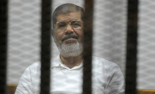 الحبس 3 سنوات لمرسي بتهمة إهانة