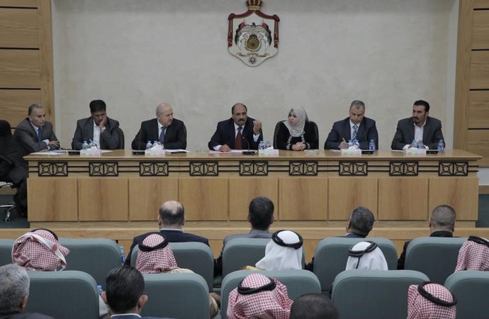 لقاء نيابي حكومي يبحث مطالب مربي