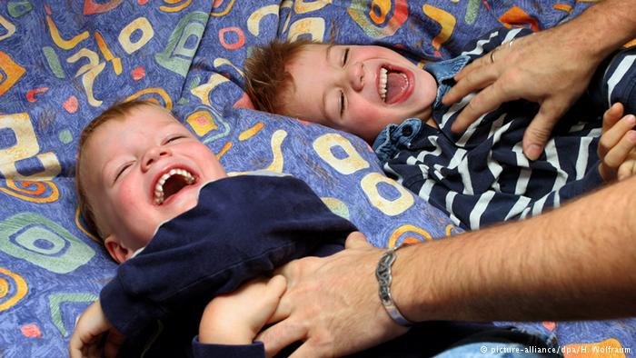 ما هو سر حدوث عملية الدغدغة