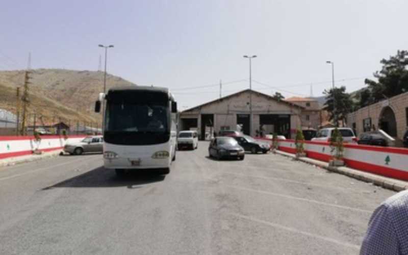 توقيف حافلة تقل 65 سوريا دخلوا