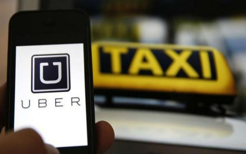 الحكومة تبحث مستجدات ترخيص شركات أوبر