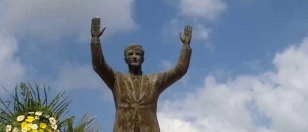 غضب في السويداء يسقط تمثال حافظ