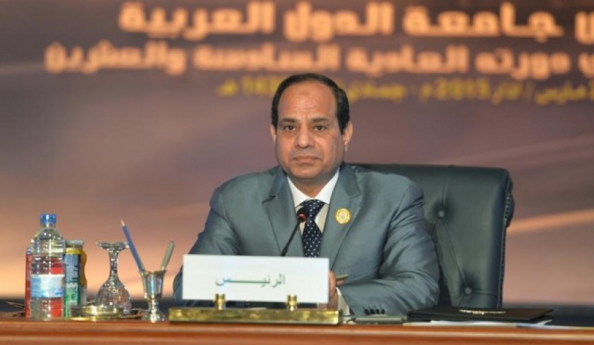 من اصطحب السيسي في زيارته الى
