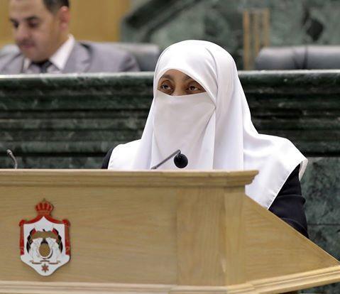 النائب العتوم تسأل الحكومة عن طريق