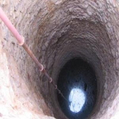 وفاة طفلة جراء سقوطها في بئر
