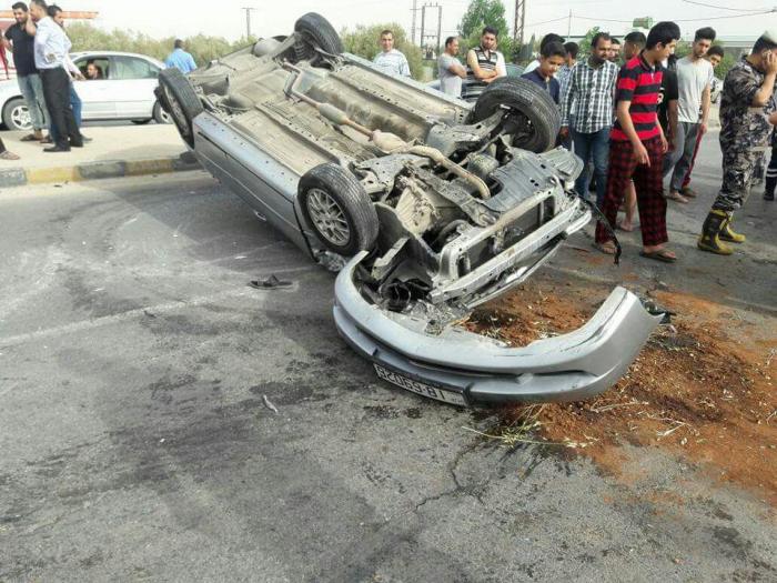 مادبا.. 8 اصابات بتصادم مركبتين (صور)