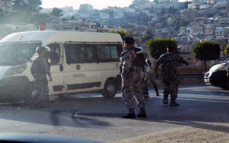 القبض على عربية وزوجها يحتالان بايهام